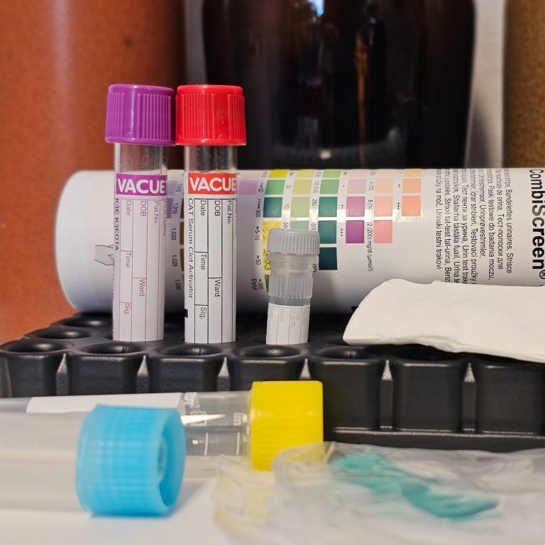 Labordiagnostik - Tierheilpraxis akupunktierchen - Juliane Merkler Hier sieht man Zubehör für die Blutentnahme und Labordiagnostik der - Tierheilpraxis akupunktierchen - Juliane Merkler